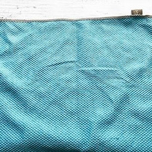 拭くだけ簡単!蛇口がピカピカになる「off&on」の窓用お掃除クロス