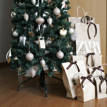 ダイソーリボンと家に溜まった紙袋で、ちょっと大人なクリスマスラッピング