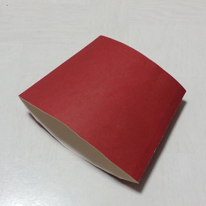 写真の様に折り畳む