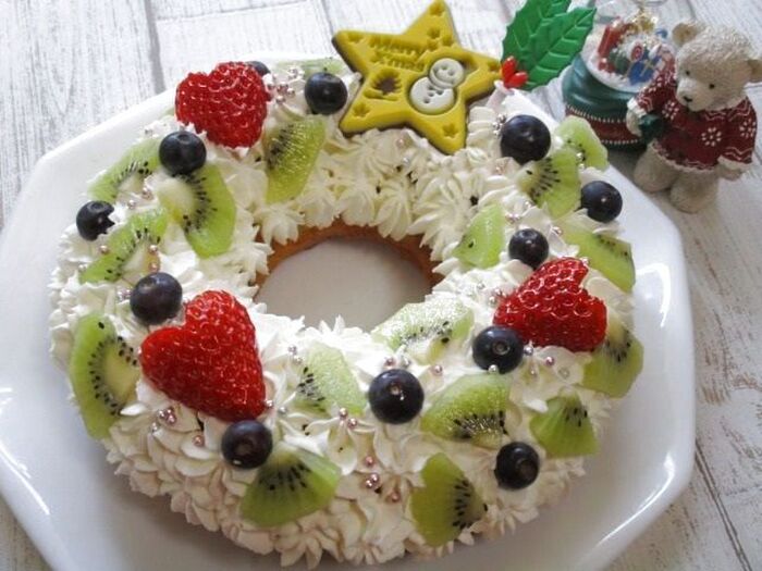 ハートモチーフの苺輝く♡誰でも簡単!クリスマスリースケーキ♪