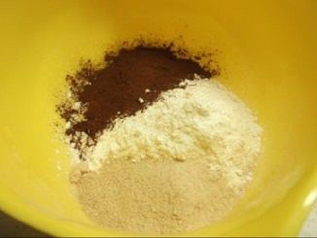 ココア生地も同様に