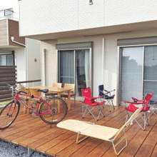 【DIY】ウッドデッキで釘、ノコギリ不要!? アルミフレームでウッドデッキを自作