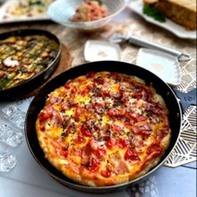 余ったお餅で「もちピザ」!トマト&ベーコン