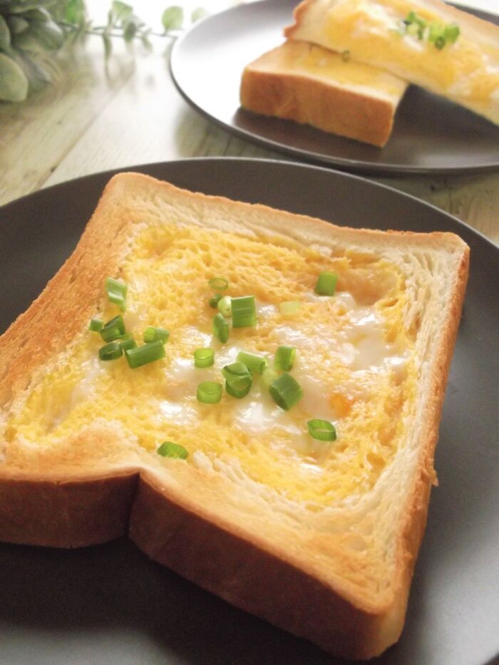 流し入れて焼くだけ♪トースターのみ!だし巻きトースト
