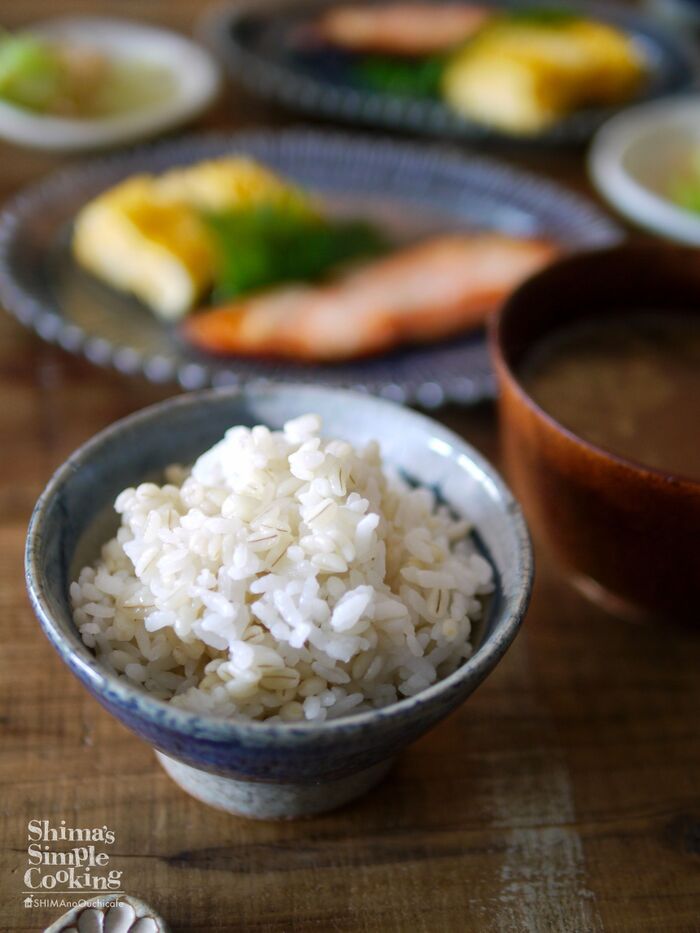 我が家の基本のもち麦ご飯 5割だき 炊き方