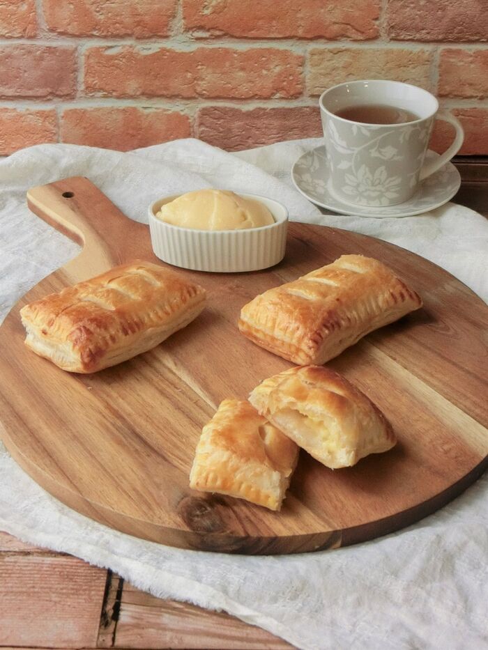 冷凍パイシートで簡単★のびーる餅カスタードパイ