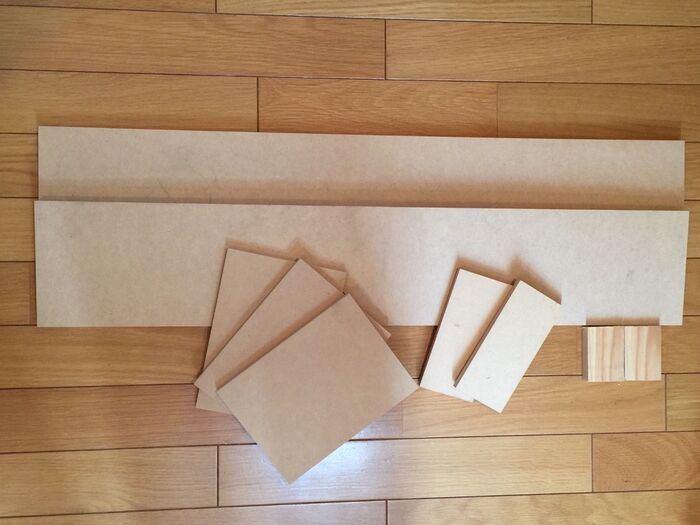 ホームセンターで板をカット