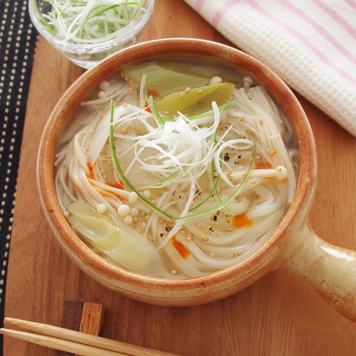 からだも心もホッとうどん!「とろねぎ塩スープうどん」