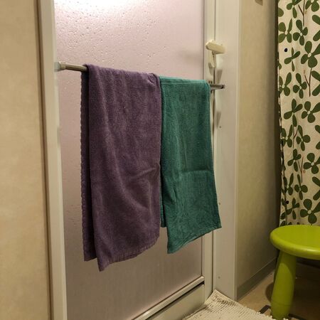 洗面室でバスタオルを掛けるところといえば?