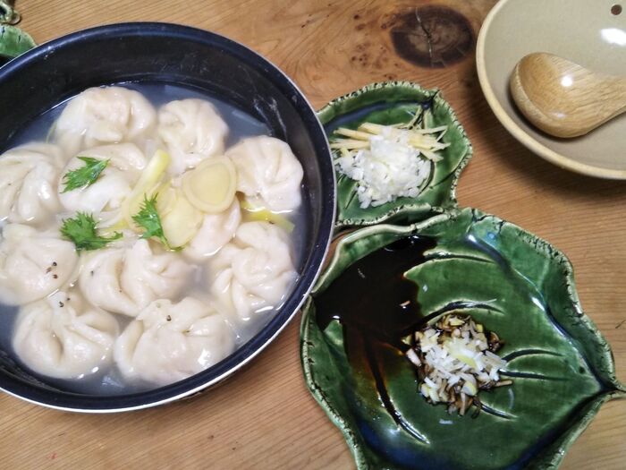 ♡たっぷりネギと海老の水餃子鍋♡ナンプラー&ネギ&生姜で…