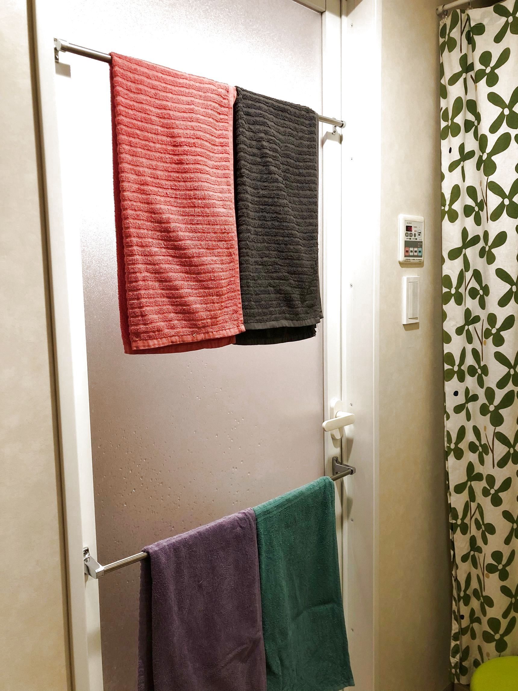 洗面室で家族全員のバスタオルを干したい！意外なデットスペースの利用方法とは。