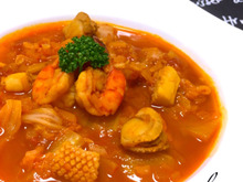 ほったらかしで煮込んで代謝改善効果♪白菜の海鮮ボルシチ風