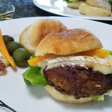 ♡サンドイッチ2種類♡デミグラスソースハンバーグ&チーズと生ハム&オリーブ&チーズ