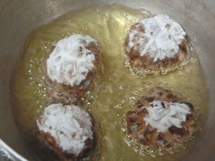 3.椎茸を揚げる