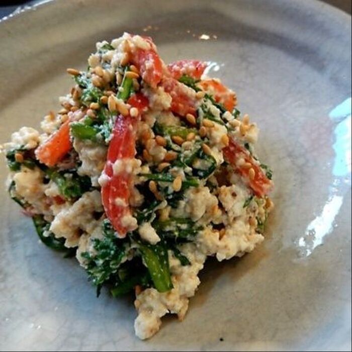 彩り鮮やか春菊とパプリカの白和え