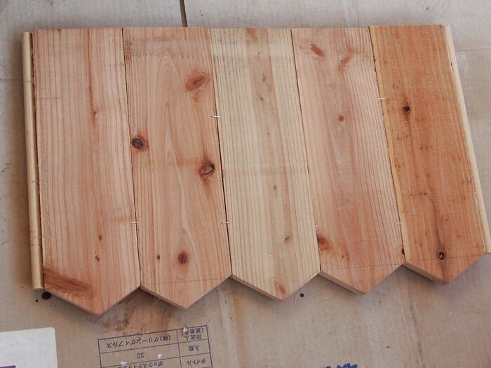 ⑤杉板で屋根部分を作ります（表）