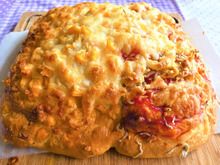 ホットケーキミックスでどーんとおかずパン☆