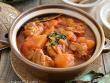 鶏肉とじゃがいものトマト煮。作り置きに便利なおかず♪