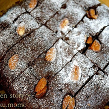 バレンタインに簡単❤混ぜて焼くだけ♪ラム酒香る♪ナッツとレーズンのチョコブラウニー
