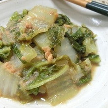 水も顆粒だしも使わず美味しいっ☆ 白菜と鮭フレークの蒸し煮