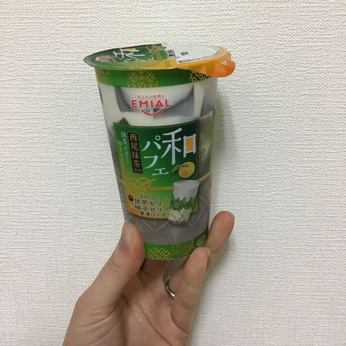 コンビニ限定!EMIALの抹茶と柚子ゼリーの和パフェ
