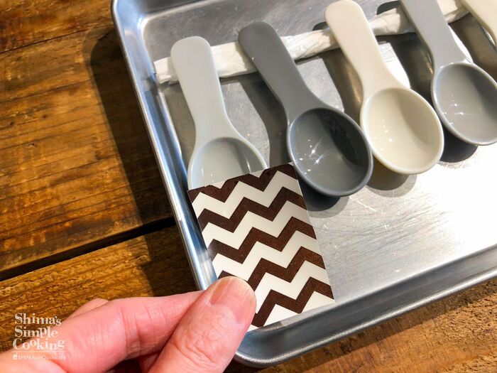 シートをカットする