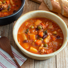 母のミネストローネ。具沢山のおかずスープ!野菜たっぷり♪
