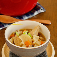 体ぽかぽか!鶏手羽と根菜の具だくさん生姜スープ