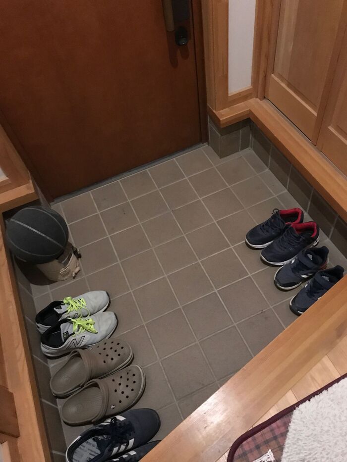 ひとりがキチンと靴を揃えていると、他の家族にも伝染しやすいみたいです。