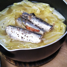 ♡時短&簡単鍋♡缶詰のオイルサーディン&キャベツ