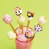 【友チョコ】親子で作ろう!持ち手まで食べられる「マシュマロポップ」