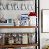 100均グッズを活用!料理がしやすいキッチンの「飾り棚」の作り方