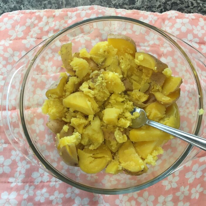 じゃがいもを潰す