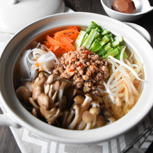 簡単&コスパ良し!〆まで美味しい野菜もりもり坦々鍋