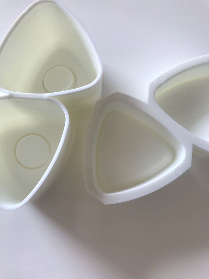 三角おにぎり型