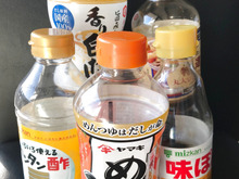 麺つゆ・ポン酢・醤油…詰め替えないでシンプルに収納する方法があった