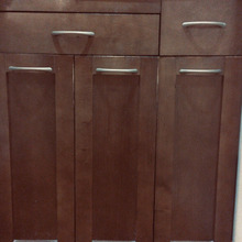 ゴミ箱⁉️が見えない。家具調で3個入ってます。