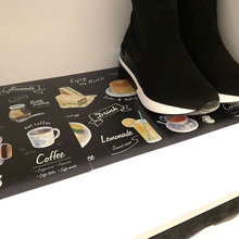 靴箱にランチョンマットを敷いて、お掃除がラクに!