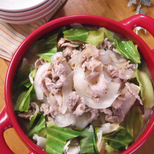 食材3つでキャベツがモリモリ食べられる キャベツと豚肉の甘酒鍋