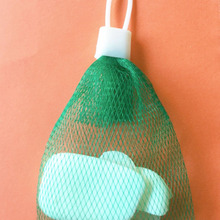 野菜ネットで石鹸吊るし