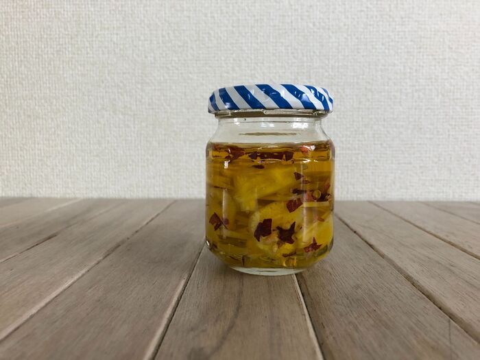 〈余談〉我が家の万能調味料♪スライスにんにくのオリーブオイル漬け