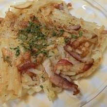 甘じょっばさにヤミツキ♪ じゃがいもとりんごとベーコンのガレット