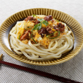 簡単!朝うどん「レンジで作る親子うどん」
