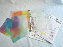 スパンコールが動く!セリアの新商品は自分でカスタマイズできるバインダー