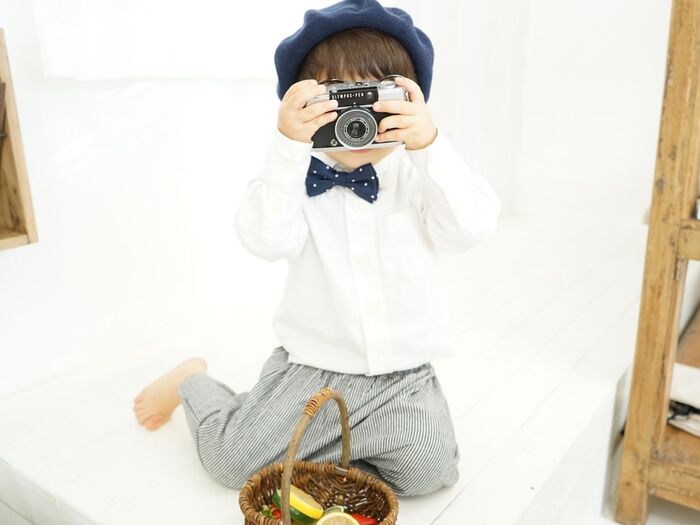 自宅でお子さまと一緒に!「キッズカメラマン」になりきって写真撮影を楽しもう☆