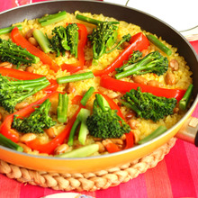 噛む程に深い味わい♡フライパンで作れる!彩り野菜とピーナッツのべジパエリア