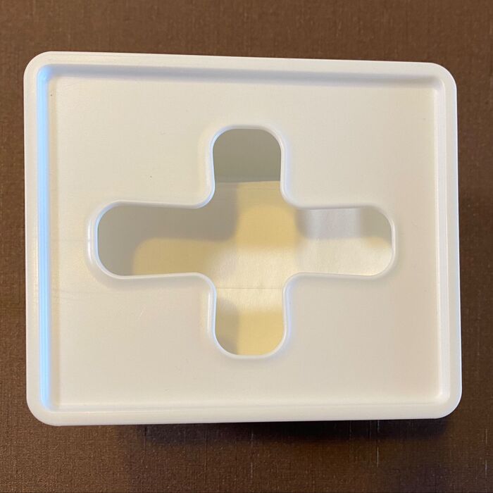 テーブルの下にティッシュ箱をセットしたい