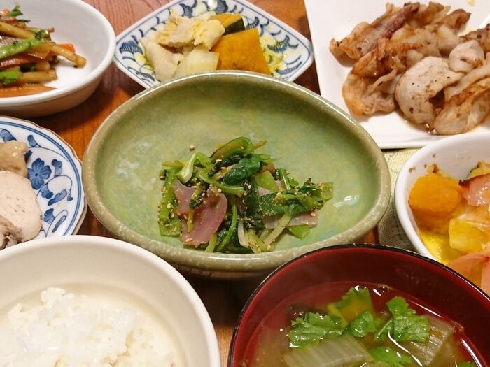 顆粒だしで作るほうれん草と生ハムのごま和え