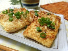 めんつゆバターでうまうま♪ 豆腐ステーキ