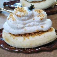 市販のカステラ&縦切りバナナ&生クリームでおうちカフェスイーツ!